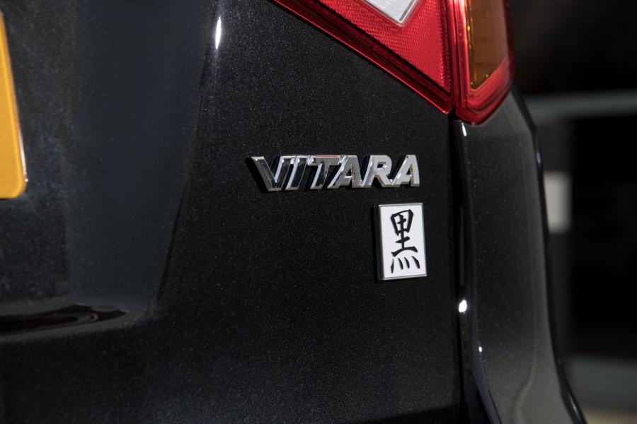 Логотип Suzuki Vitara Kuro 2018 года  (UK) (фото 9 из 9)